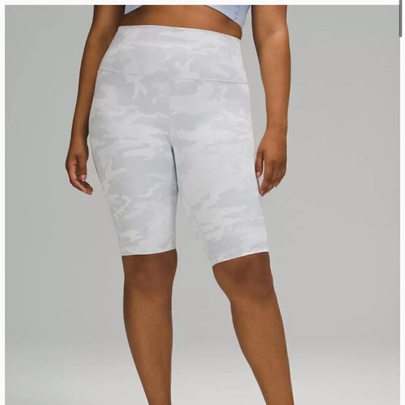 Lululemon Wunder Under HR Short 10" - Picture 2 of 9